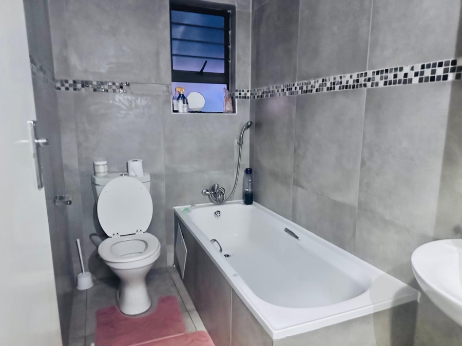 3 Bedroom Property for Sale in Waterval East North West